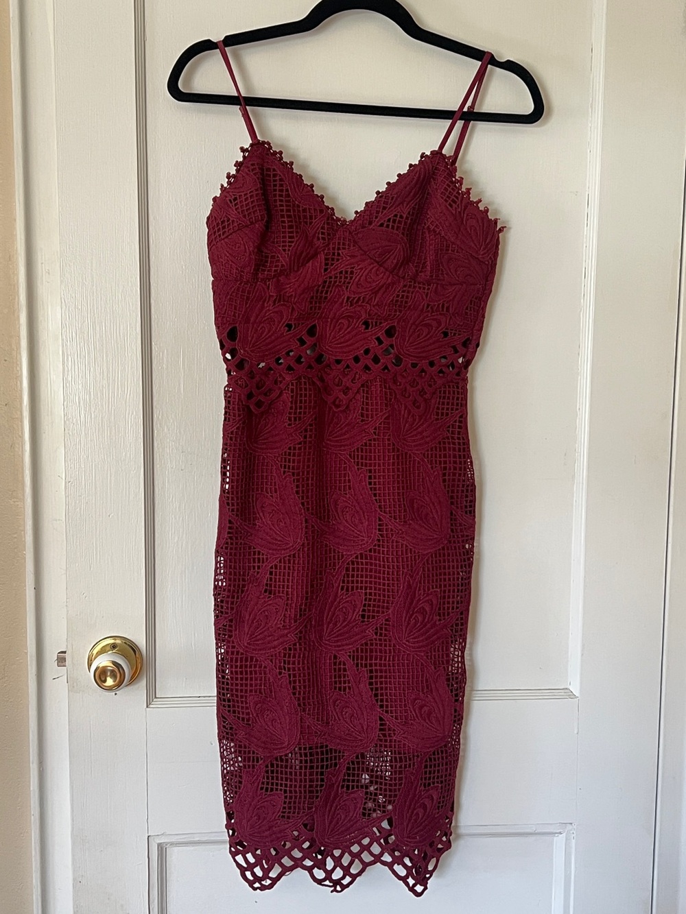 Aqua Wine Lace-Overlay Spaghetti Strap Midi Dress